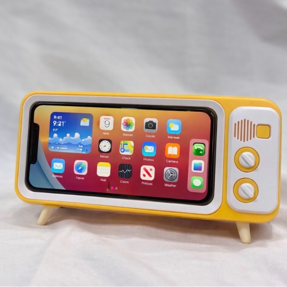 Retro TV Phone Stand‎ Yellow Smartphone Holder Desk Stand Fits Most Phones NIB